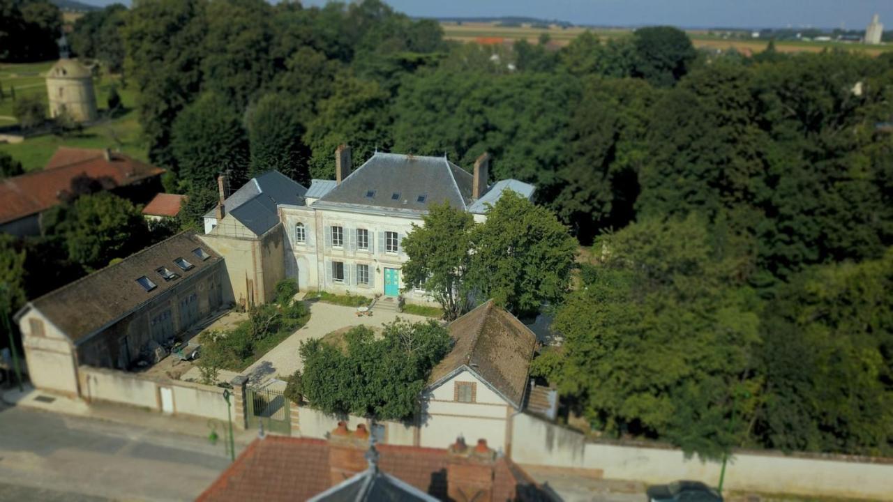 Yxie - Manoir Des Arts Bed & Breakfast Villeblevin ภายนอก รูปภาพ